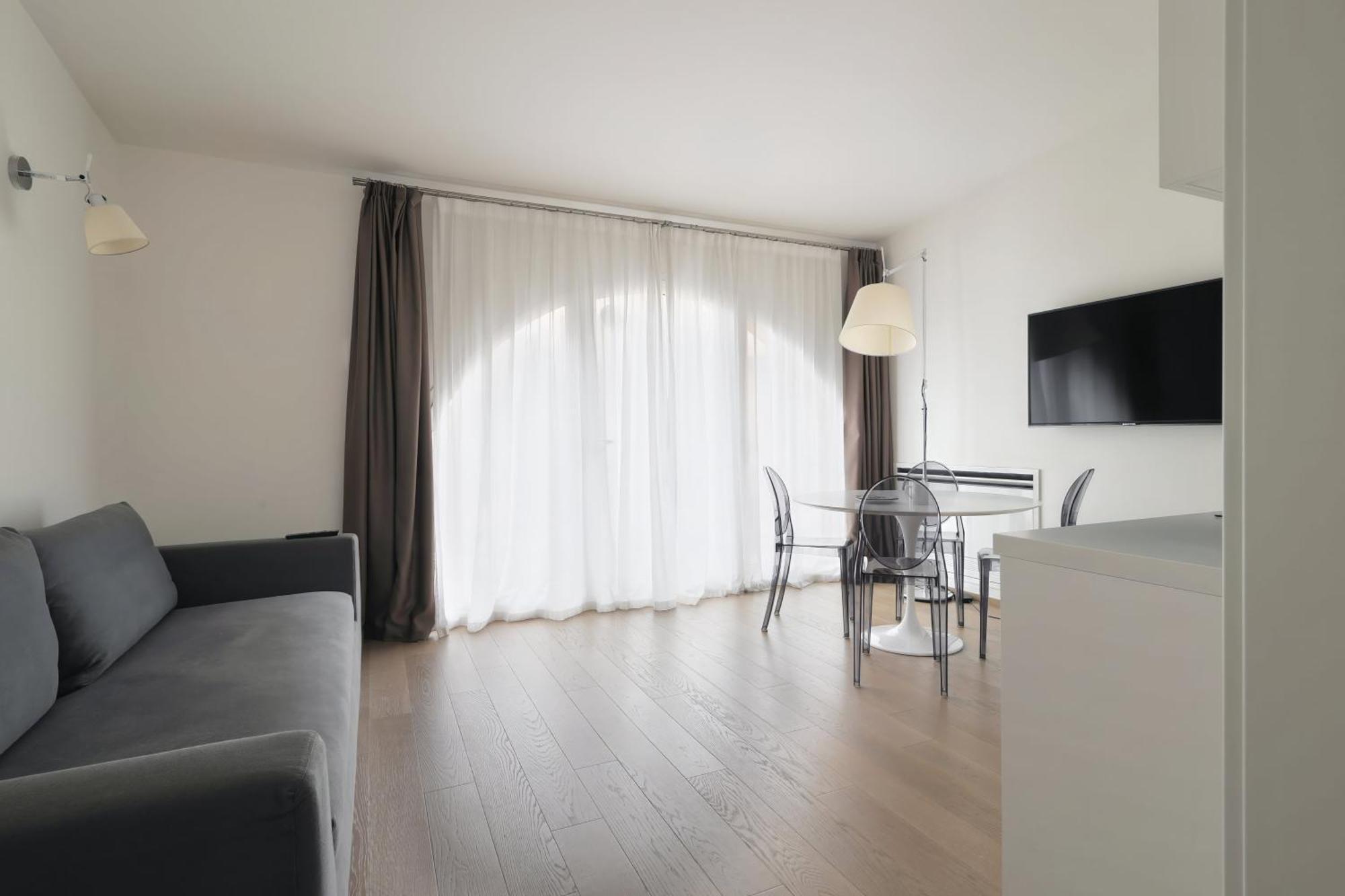 Joivy Corso 11 - Spiga Milan